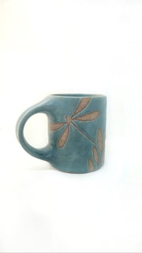 Image 1 of DRAGONFLY MUG IN LEVI