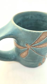Image 2 of DRAGONFLY MUG IN LEVI