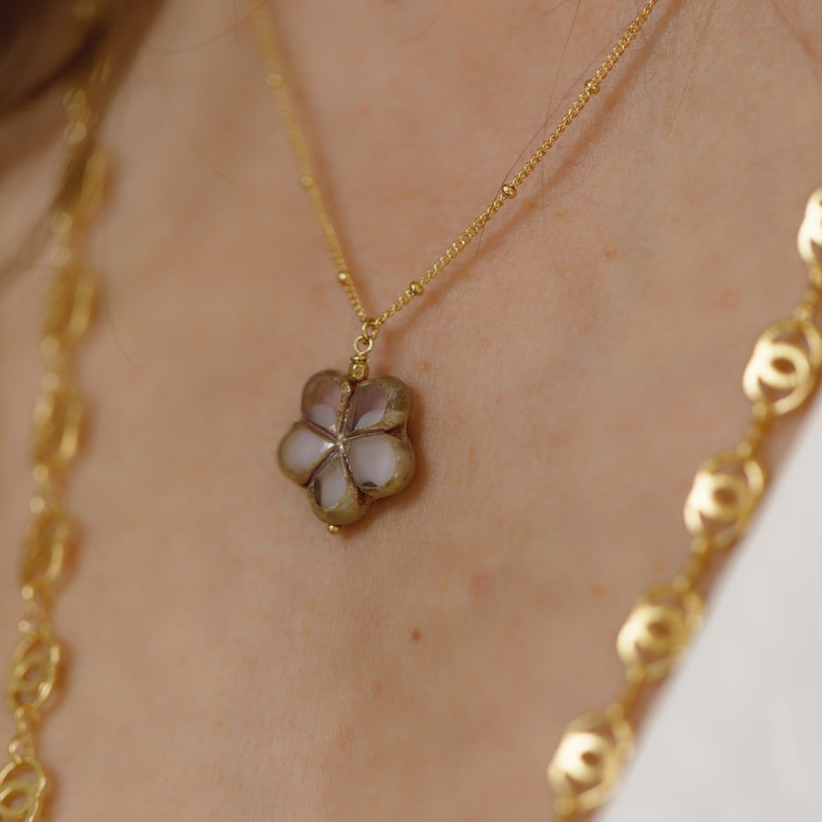 Image of Collier Blomma