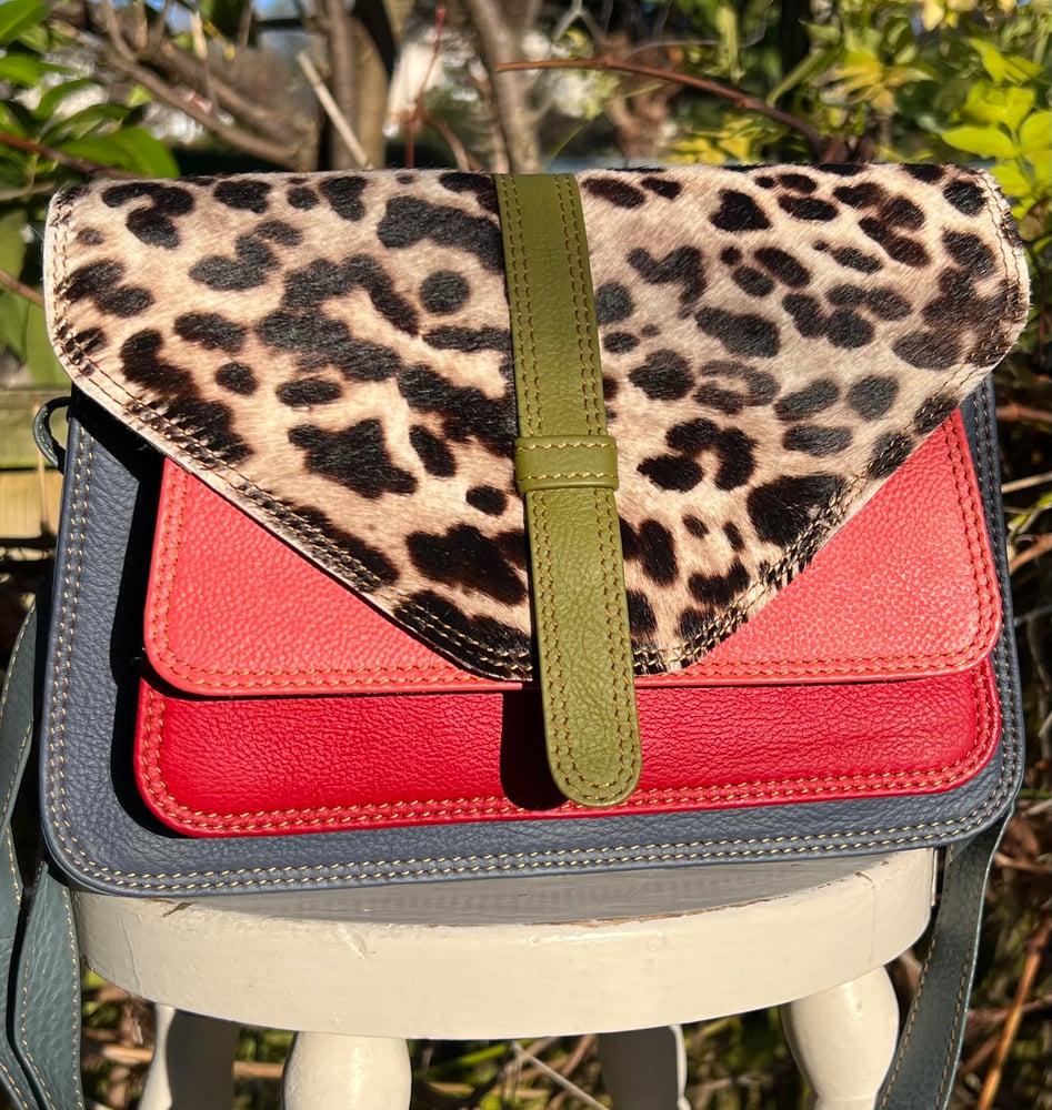 Image of Layered Front  Bag #29A