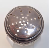 Image 4 of Saupoudreuse en cristal et argent