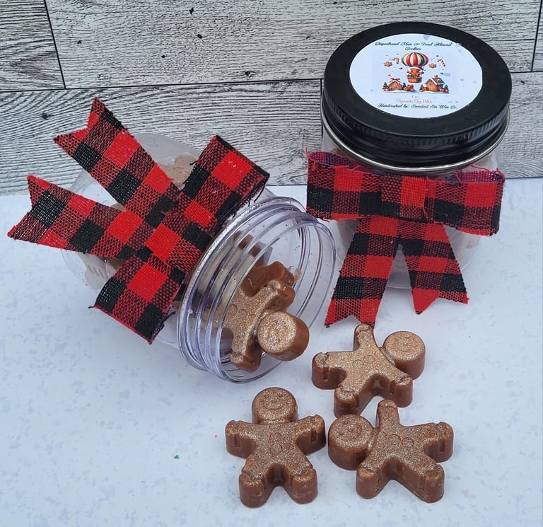 Image of Gingerbread and Iced Almond Cookies 