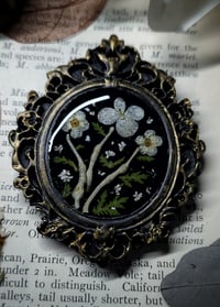 Image 1 of Chameleon Ribs and Floral Mini Wall Frame - Oval