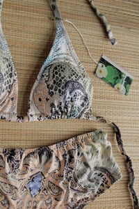 Image 2 of ♲  Sea Shell Bikini Set - L