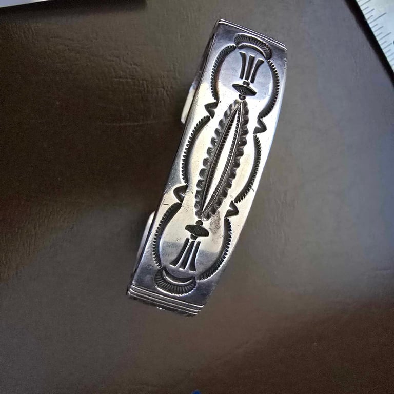 Vintage Navajo Jennifer Curtis heavy sterling silver heavy bracelet Image 2