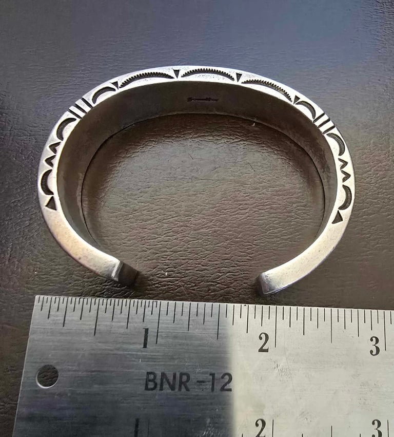 Vintage Navajo Jennifer Curtis heavy sterling silver heavy bracelet Image 7