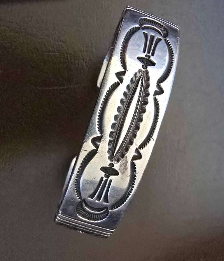 Vintage Navajo Jennifer Curtis heavy sterling silver heavy bracelet