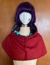 Image 3 of Medieval Hood - Maroon with Rose Lining