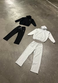 Image 3 of "VO" Heavyweight Hoodie "Black"