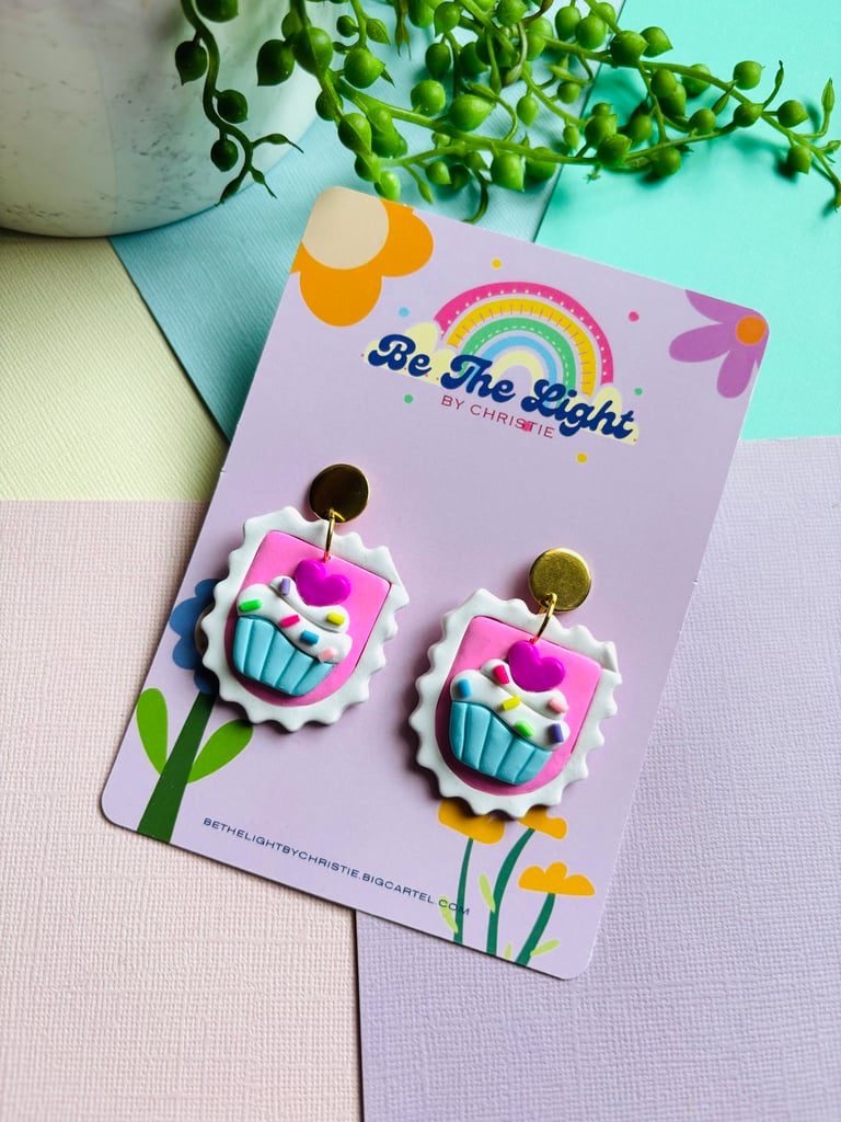SUMMER STAMP CUPCAKE