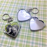 Image 2 of Green Yuri Locket