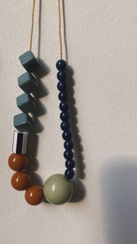 Image 1 of GARGANTILLA MINT BROWN CIRCUS