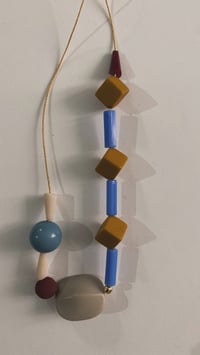 Image 2 of GARGANTILLA AZUL AMARILLO