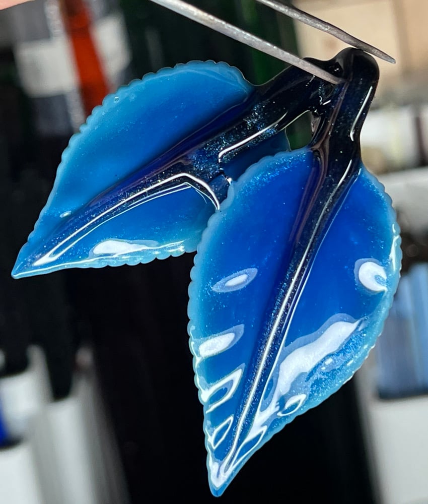 Image of Blue Sparkle Double Leaf Pendant