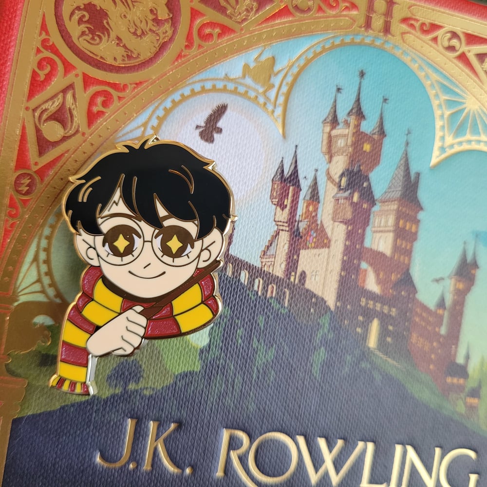 Image of Gold Harry Potter Pins