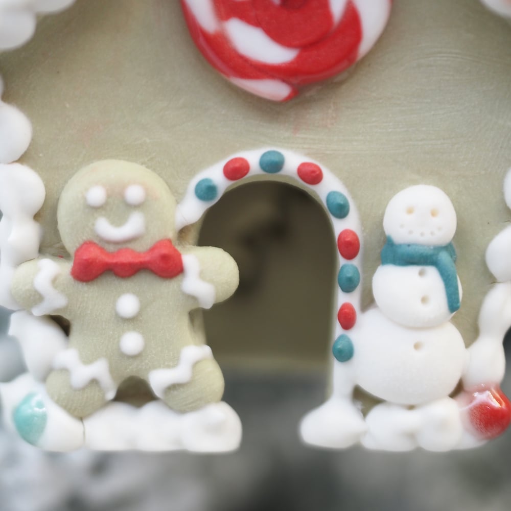 Image of Gingerbread House Ornament 001