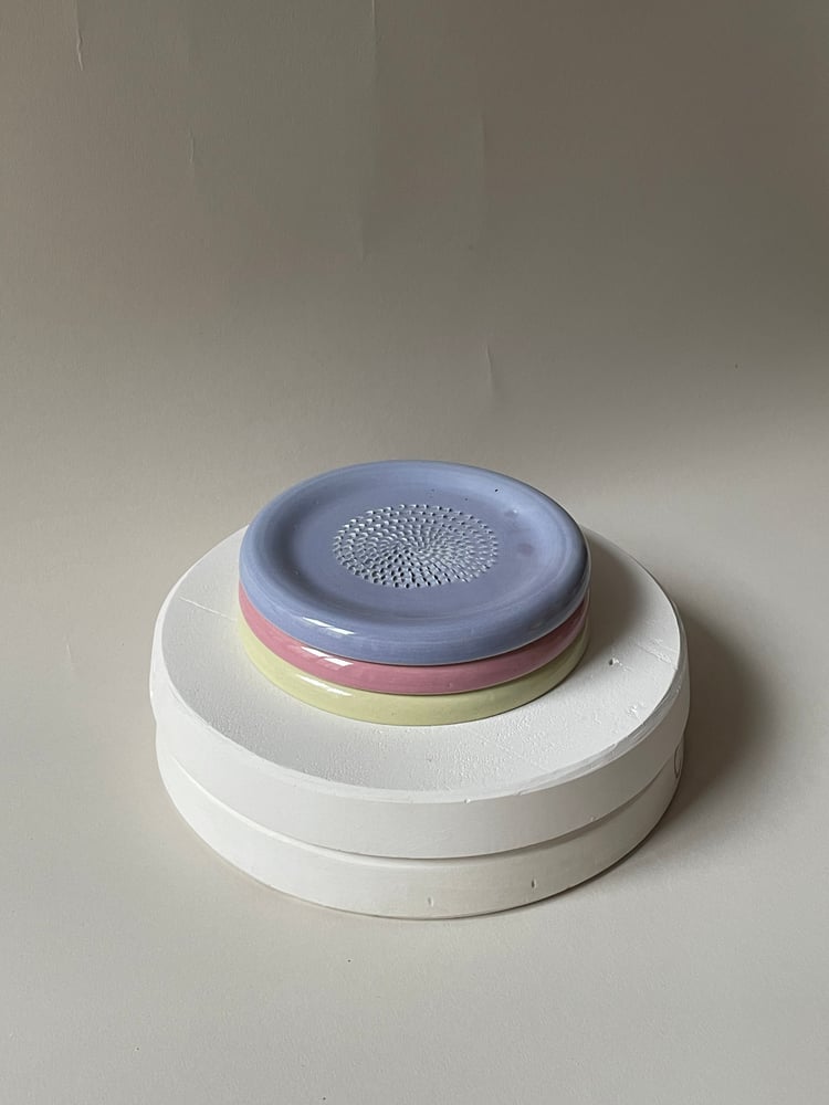 Image of Garlic grater lilac