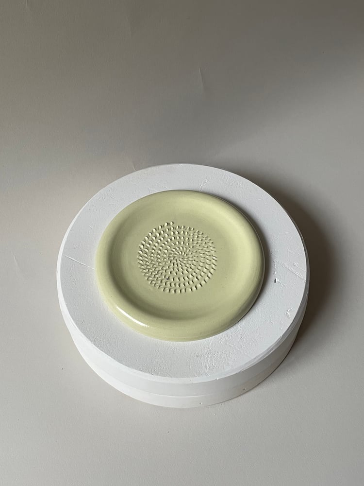 Image of Garlic grater lemonbutter yellow 
