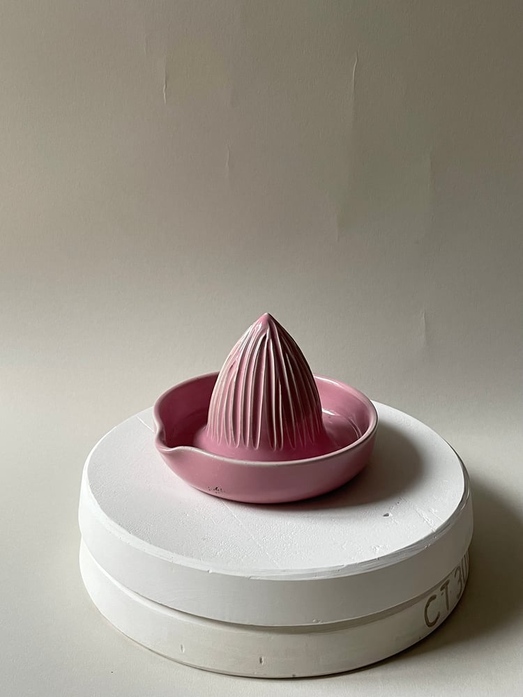 Image of Citrus juicer pink