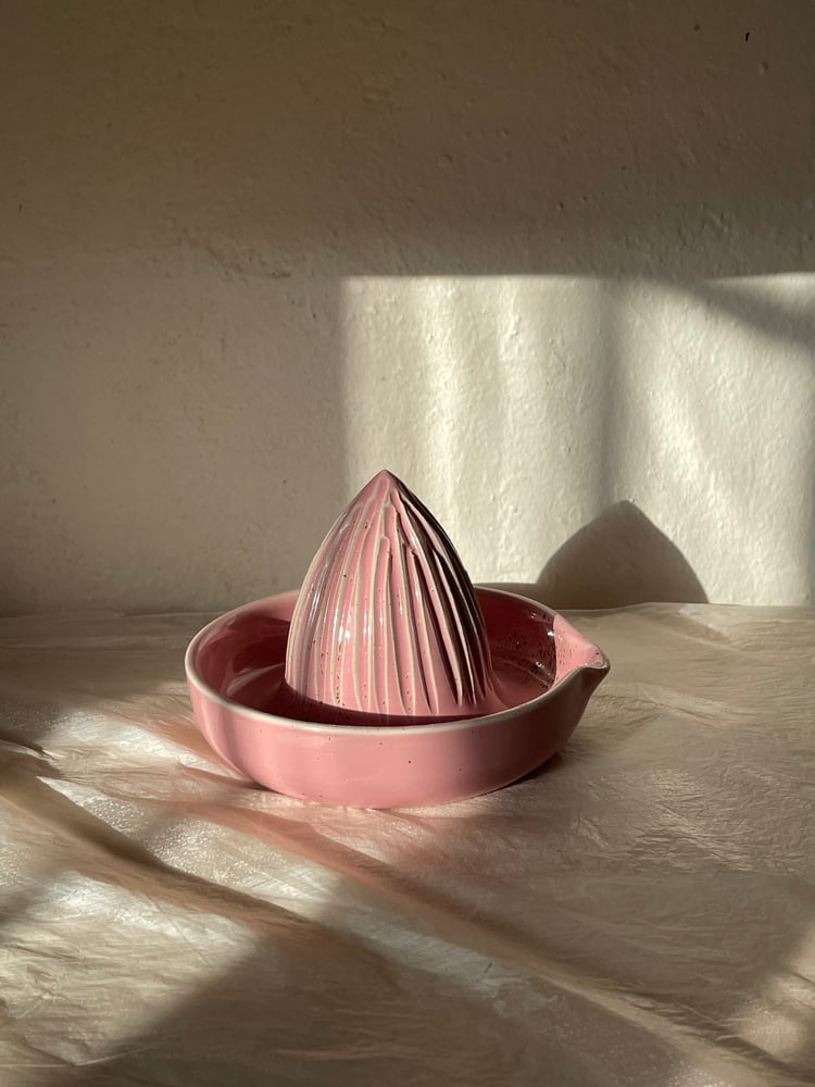Image of Citrus juicer pink