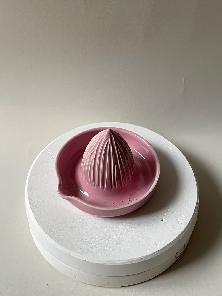 Image of Citrus juicer pink