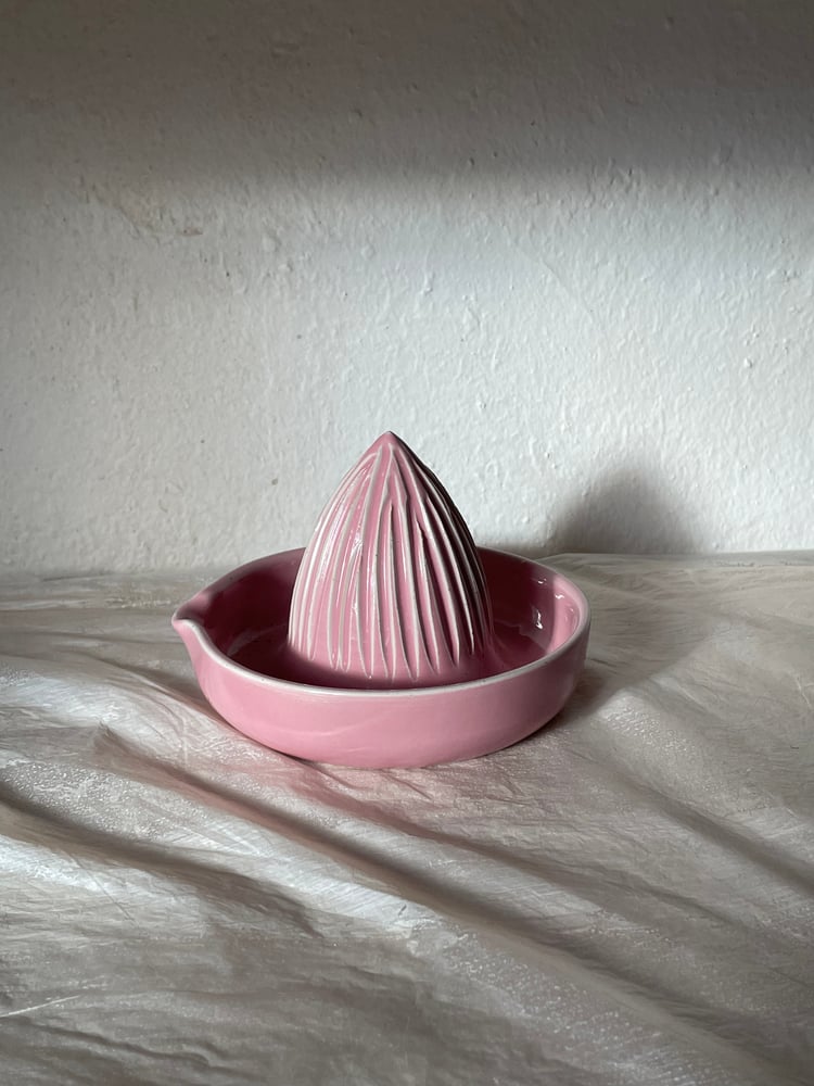Image of Citrus juicer pink