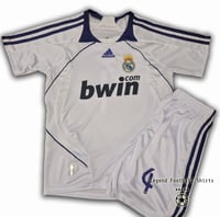 Image 3 of Real Madrid 2007 2008 kids retro kit S.RAMOS 4