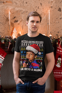 Image 1 of Santa Claus Le Dio Un Beso a Mama Holiday Short-Sleeve T-Shirt