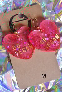 Image 11 of (holografisch/glow in the dark) statement herz ohrringe 