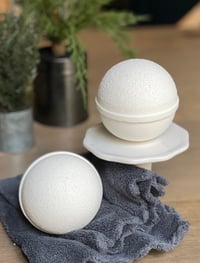 "Buttermilk" Luxe Bath Bomb