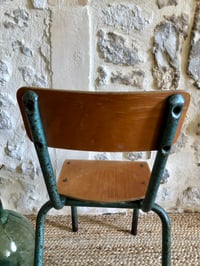 Image 8 of Petite chaise d’écolier rénovée 