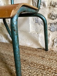 Image 19 of Petite chaise d’écolier rénovée 