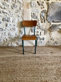 Image 4 of Petite chaise d’écolier rénovée 