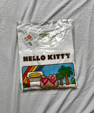 Hello Kitty Okinawa Edition T-shirt - Size M