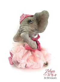 Image 2 of 🎀🐘 “Evelyn”🐘🎀 – Handmade & unique Papier-mâché sculpture (25x20x14)