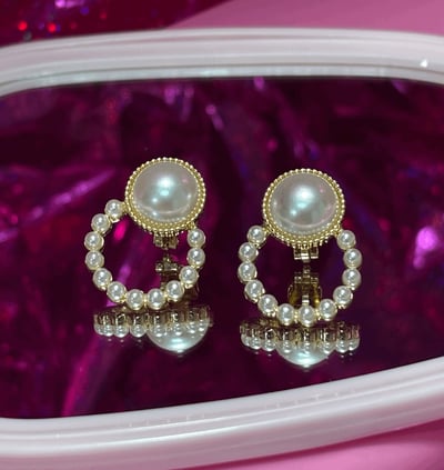 Image of (CLIP ON) Little Pearl Earrings / Aritos Perlita (CON CLIP)