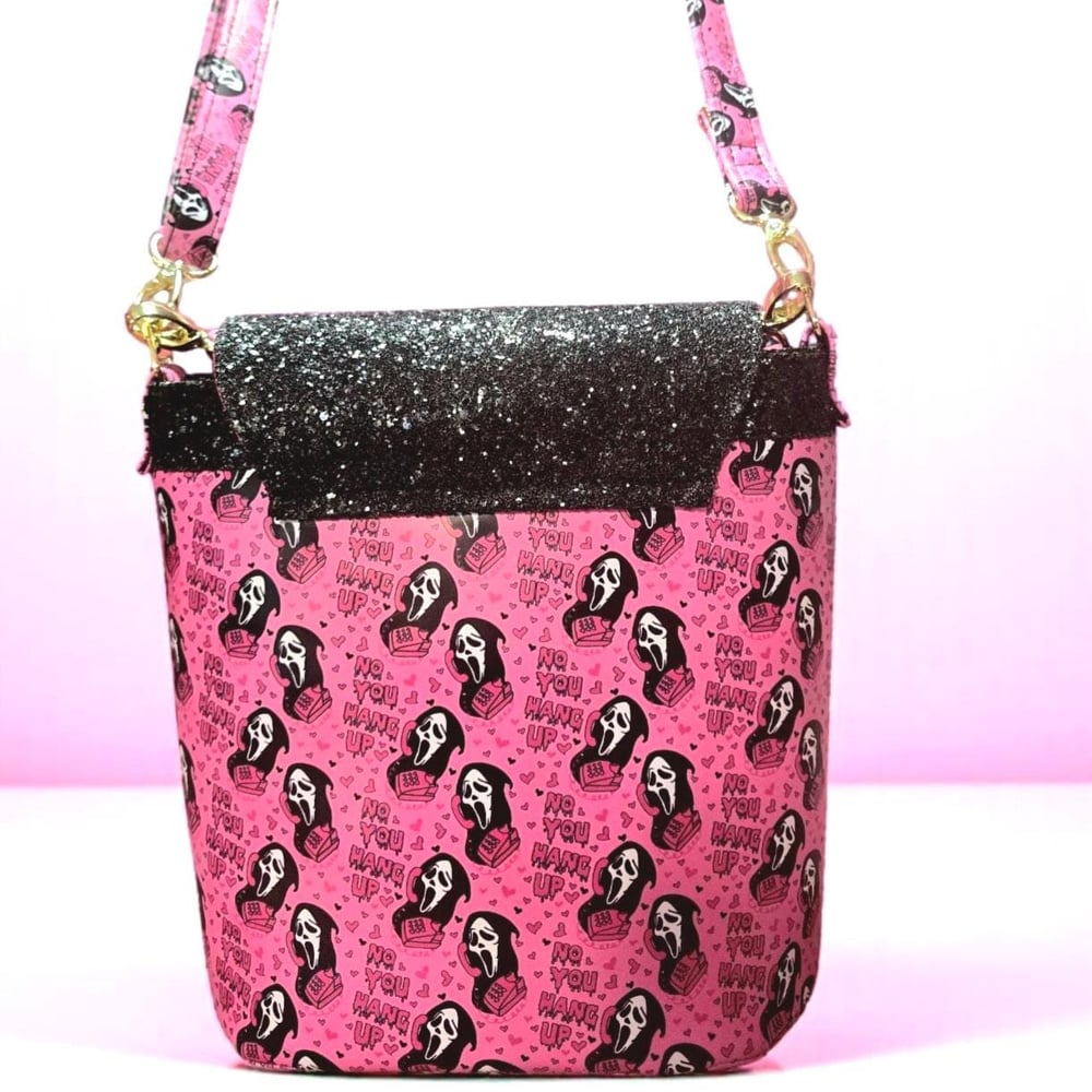 Image of Trick &amp; Chic Bucket Bag – Scream-Inspired Halloween Handbag, Scream theme crossbody bag
