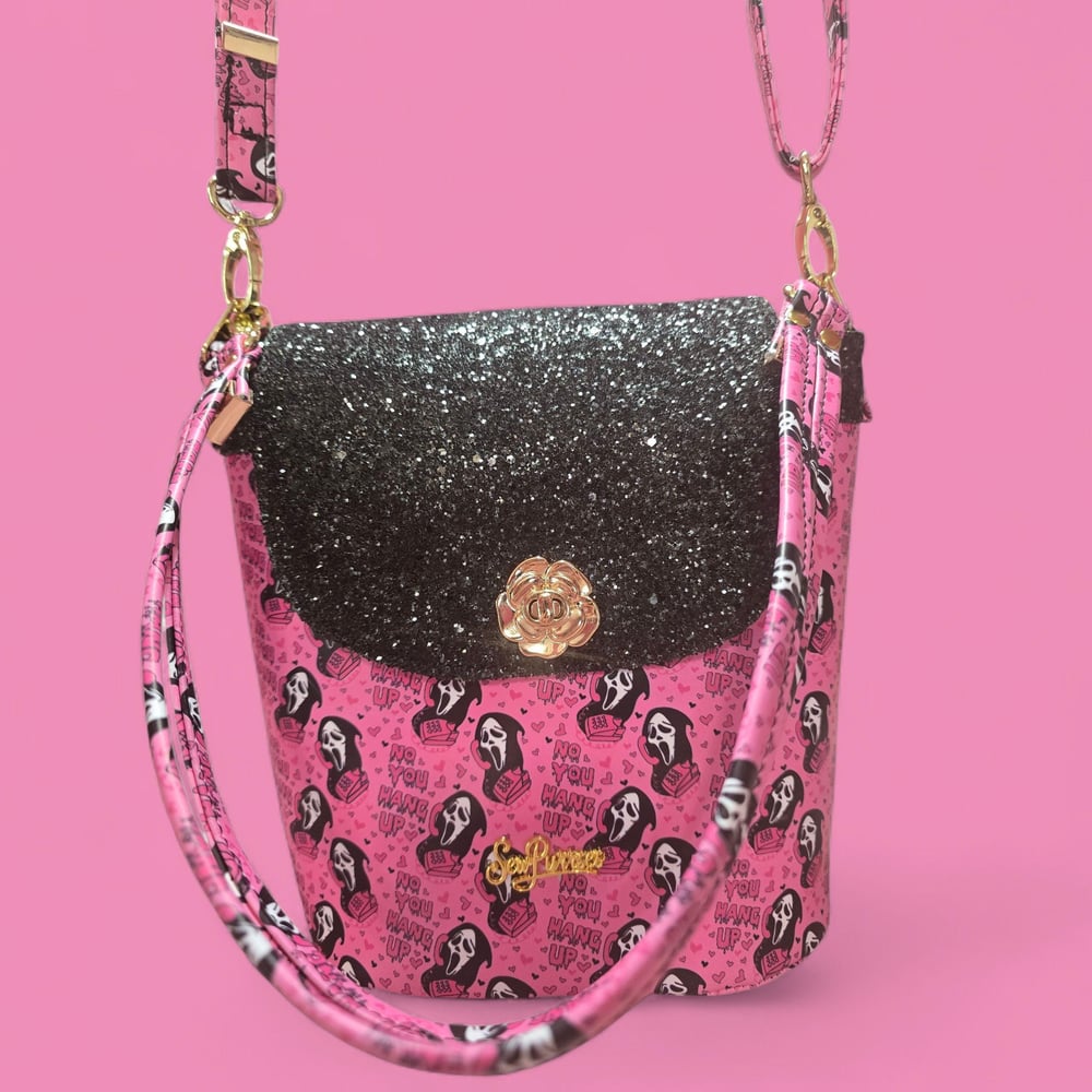 Image of Trick &amp; Chic Bucket Bag – Scream-Inspired Halloween Handbag, Scream theme crossbody bag
