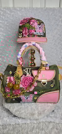 Image 2 of Pink & Camo LuV speedy with matching hat