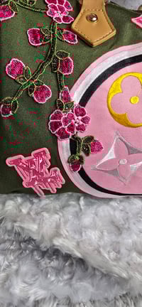 Image 5 of Pink & Camo LuV speedy with matching hat