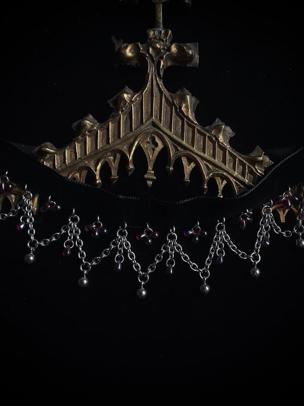Image of medieval pennant choker