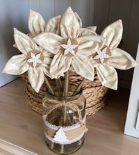#34 Christmas Flowers - Cream with Gold pattern and sparkles