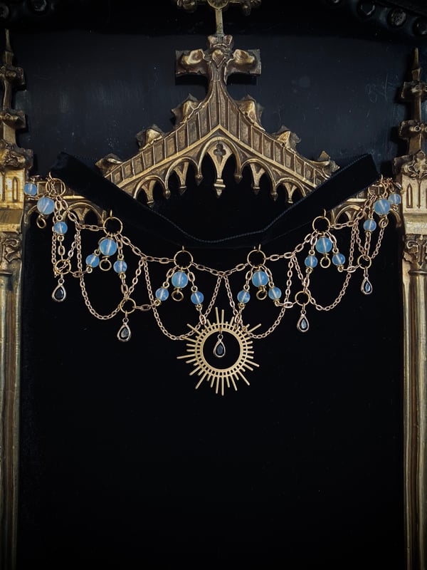 Image of clear sky choker