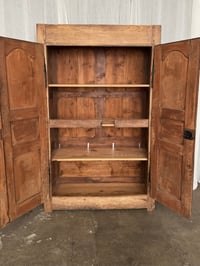 Image 2 of Armoire patinée