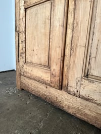 Image 4 of Armoire patinée