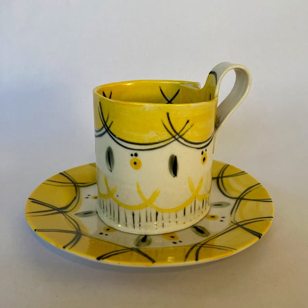 Image of Yellow set cups and jugs