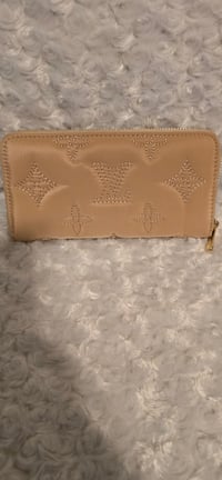 Image 2 of Cream Long Luv puff Wallet