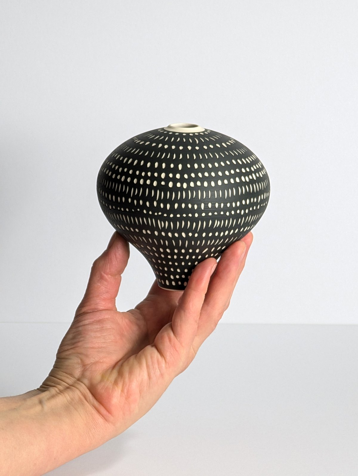 Image of Midi Black & White Sgraffito Vessel