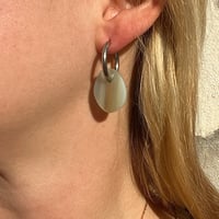 Image 2 of Boucles d'oreilles Milky