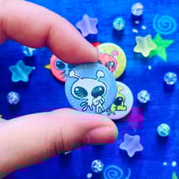 Image 2 of Alien 1" riso button